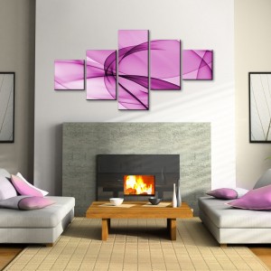 Wieloczęściowy obraz przedstawiający abstrakcje wprawioną w ruch. Dynamiczny fiolet idealnie komponuje się w szarym salonie.
